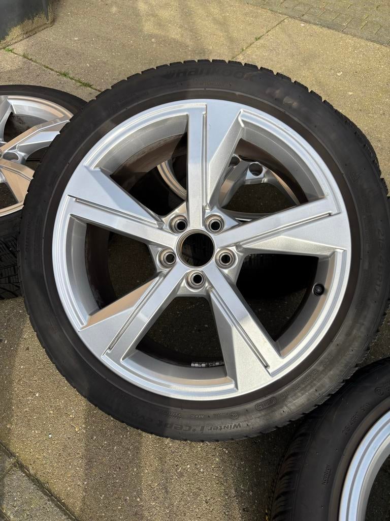 Audi 17 inch velgen met Hankook winterbanden 215/45/R17, Auto-onderdelen, Banden en Velgen, Ophalen, Banden en Velgen, 17 inch