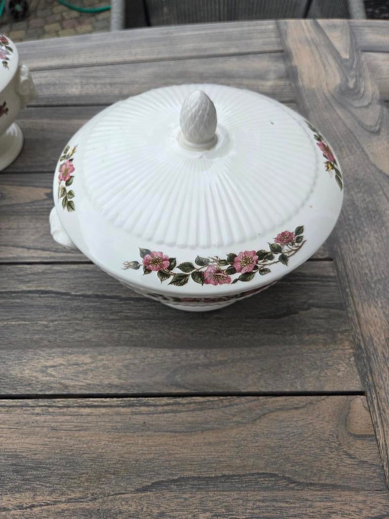 Wedgwood Briar Rose schaal met deksel 20 cm, Ophalen