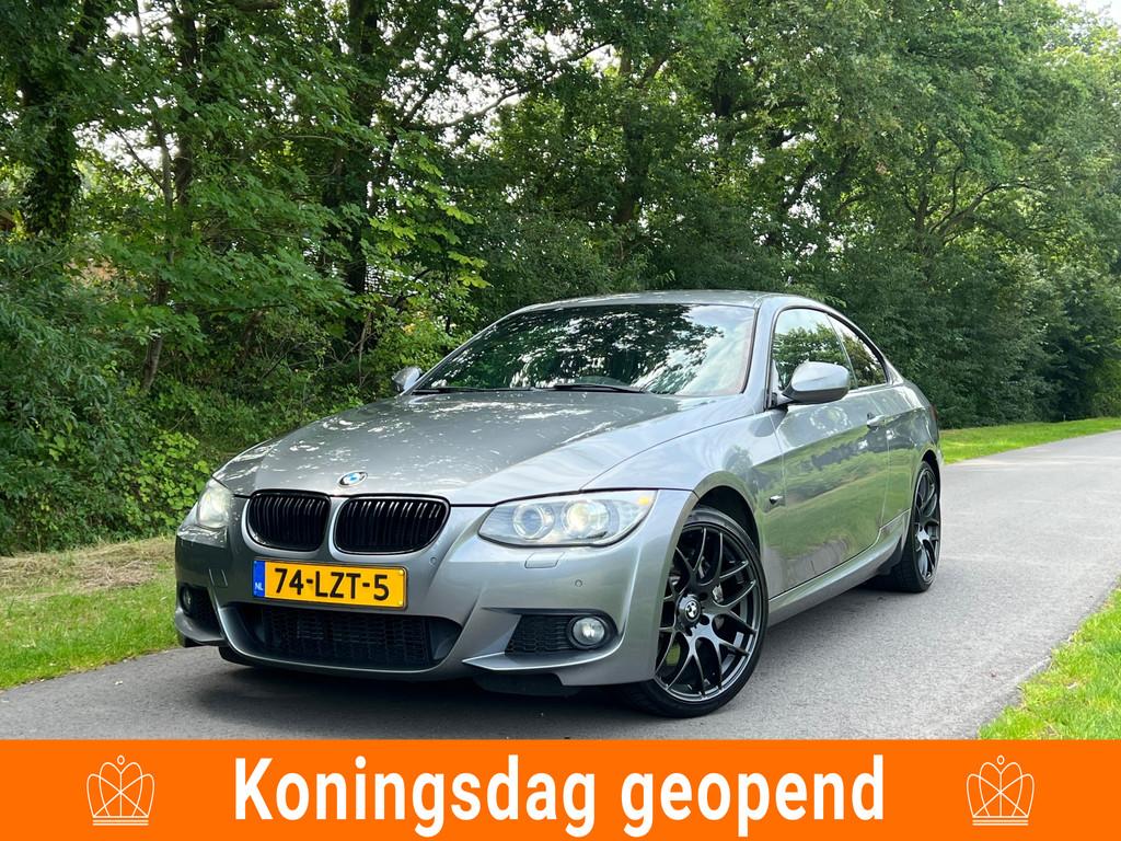 BMW 3-serie Coupé 335xi High Executive Coupe, Auto's, BMW, Automaat, Euro 5, Zwart, 1595 kg