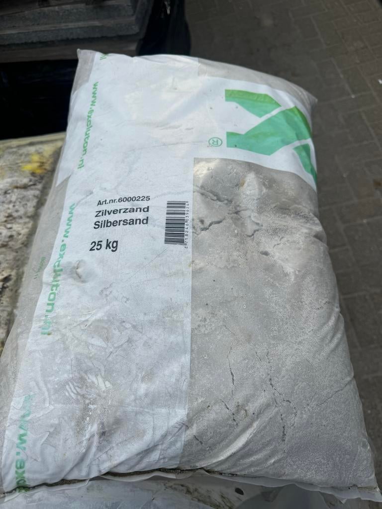 2 zakken zilverzand 25kg, Ophalen, Nieuw, Zilverzand