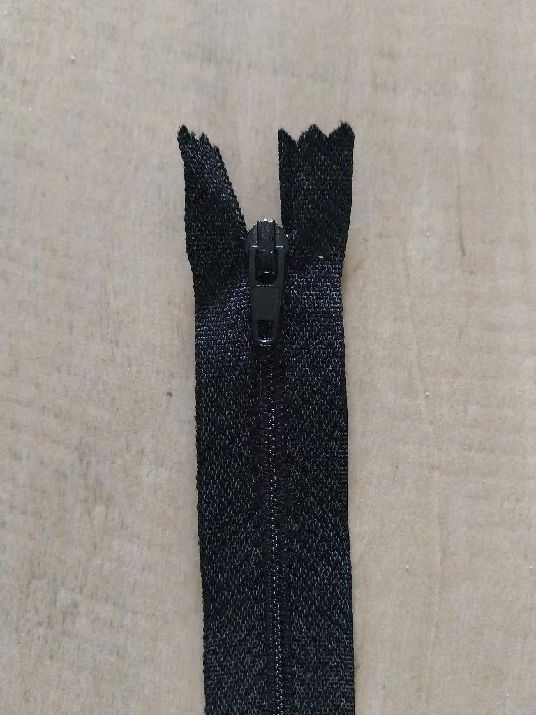 Zwarte rits niet deelbaar 13 cm NIEUW, Hobby en Vrije tijd, Ophalen of Verzenden, Nieuw, Rits of Sluiting