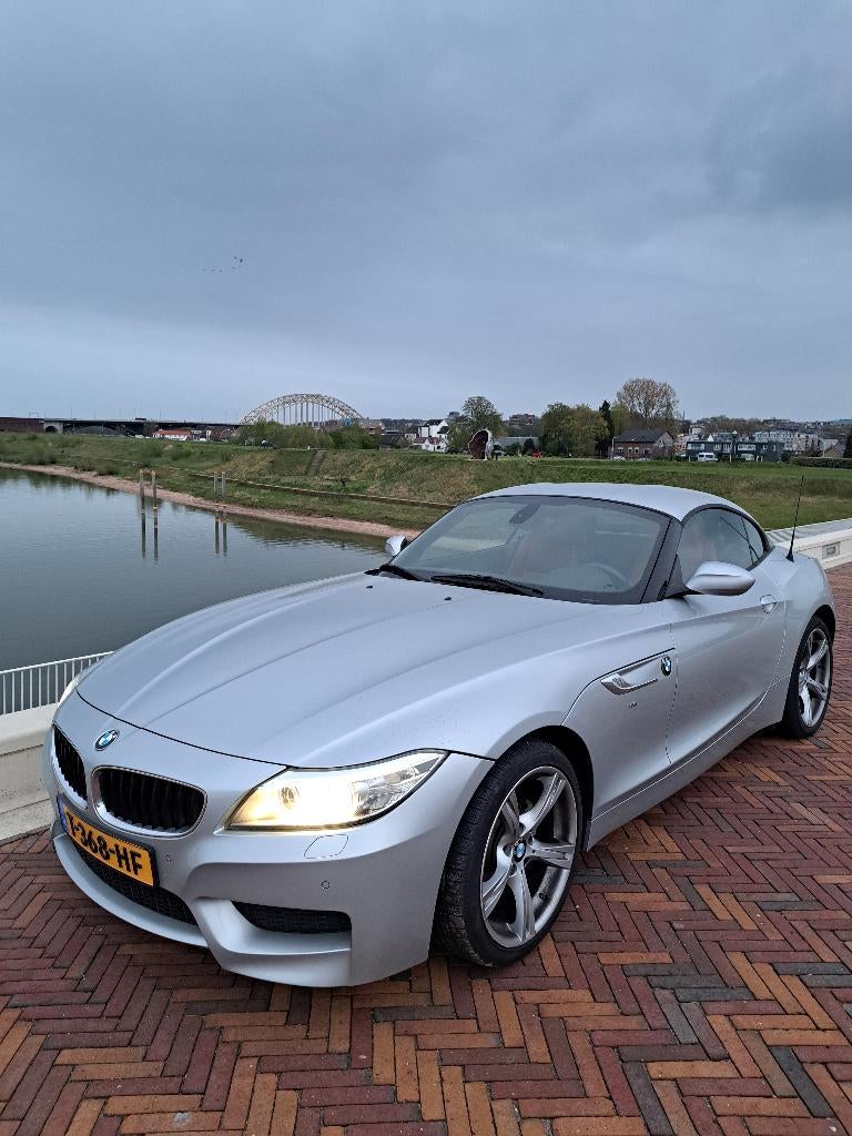 BMW Z4 2.0 Roadster sDrive20i M Sport High Executive (AUT), Auto's, BMW, Euro 6, 4 cilinders, Cabriolet, Leder