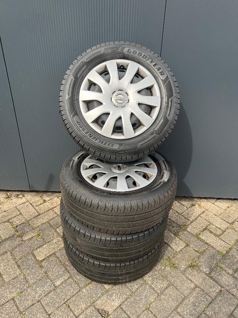 16inch stalen velgen Nissan + Goodyear zomerbanden, Ophalen, 16 inch, Banden en Velgen, Zomerbanden