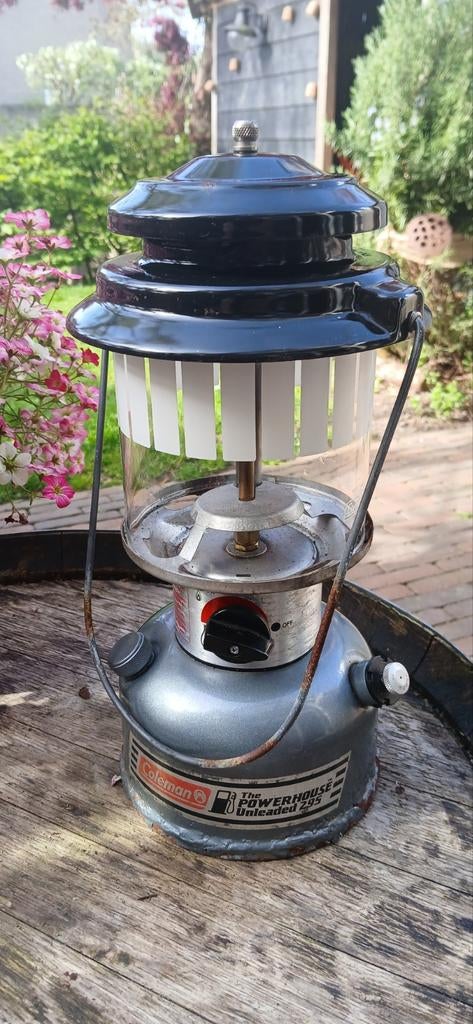 Coleman 295 benzine lamp ( werkt met 2 kousjes ), Caravans en Kamperen, Kampeeraccessoires, Ophalen of Verzenden