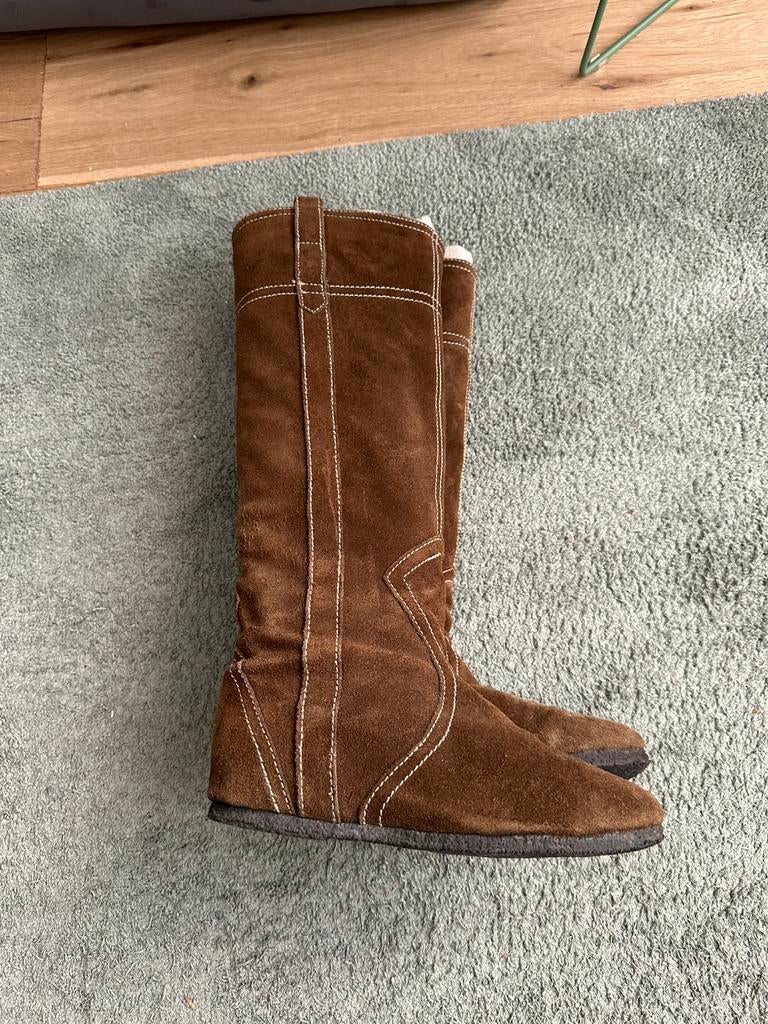 Echt suede laarzen bruin maat 36 met spekzool, Kleding | Dames, Schoenen, Hoge laarzen, Bruin, Ophalen of Verzenden, Zo goed als nieuw