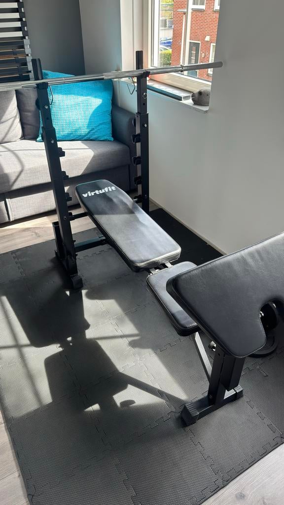 Virtufit multifunctionele halterbank met gewichten, Sport en Fitness, Fitnessmaterialen, Ophalen, Gebruikt, Benen, Fitnessbank