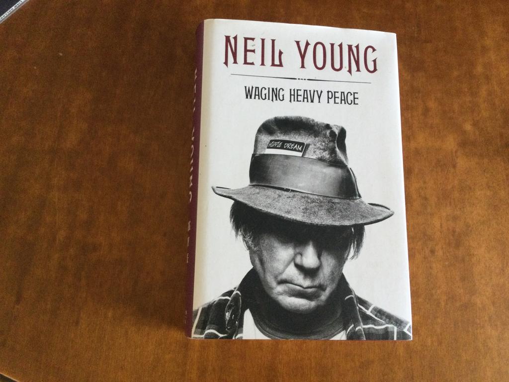 Boek Neil Young, Boeken, Ophalen of Verzenden, Zo goed als nieuw, Artiest