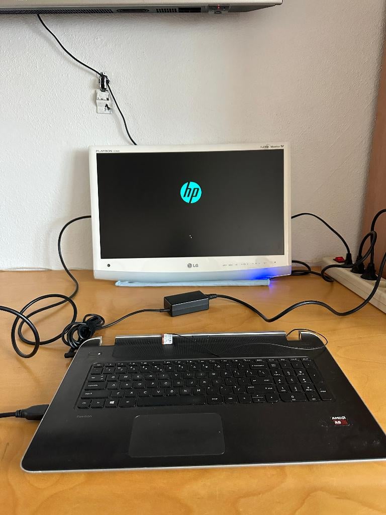 Hp Pavilion laptop + Lg scherm/Monitor TV, Ophalen of Verzenden, Gebruikt, 17 inch of meer, 2 tot 3 Ghz