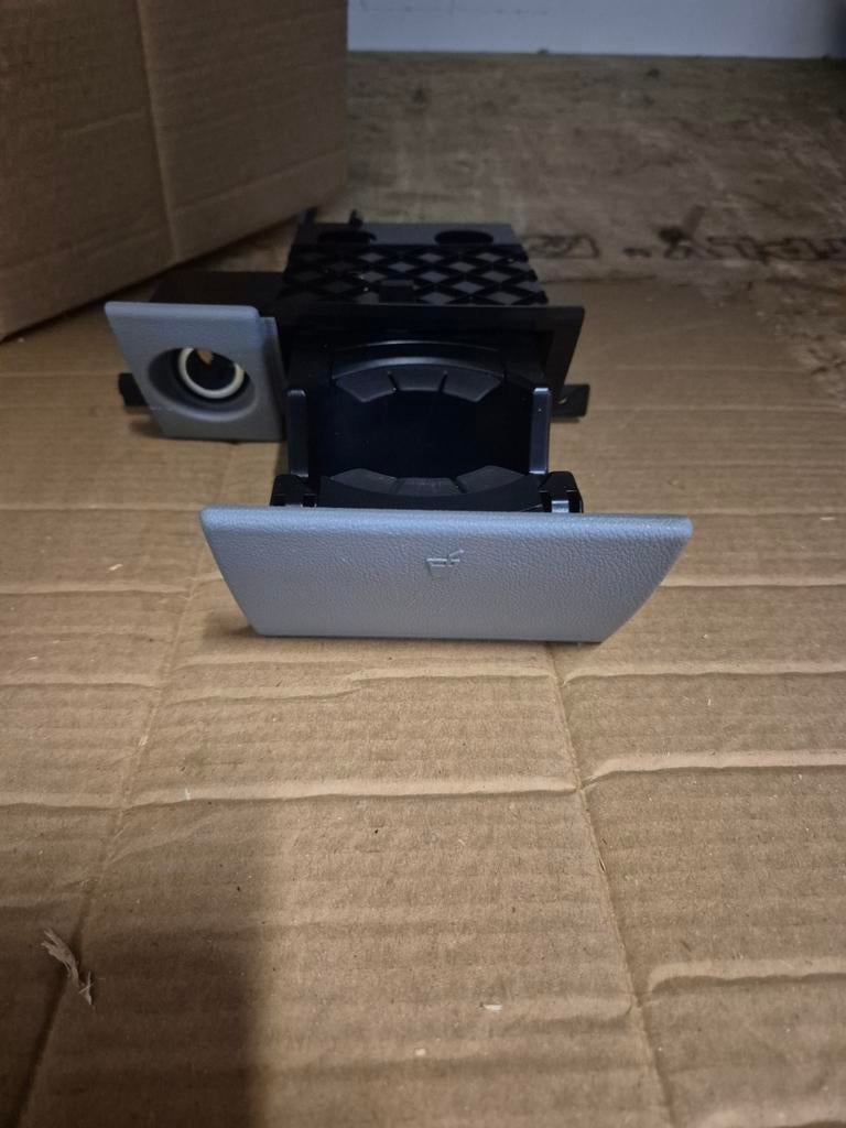 VW TRANSPORTER T5 2003-2015 BEKERHOUDER UNIT MET 12V, Auto-onderdelen, Ophalen of Verzenden, Volkswagen