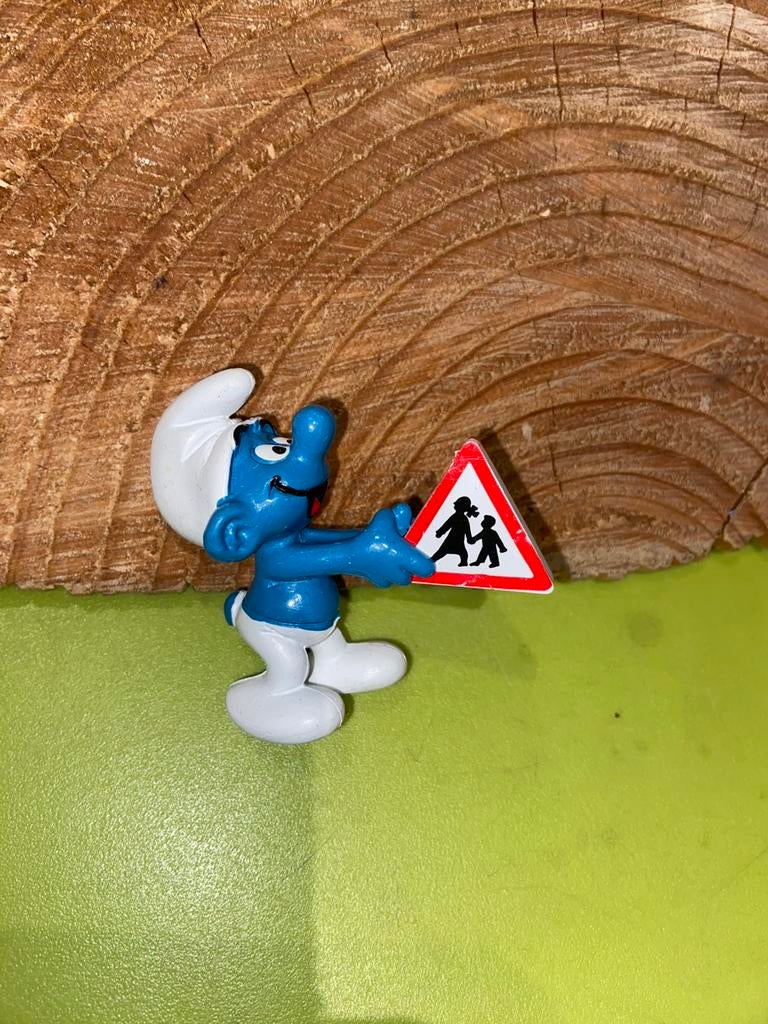 Smurfen smurf met verkeersbord, Ophalen of Verzenden, Zo goed als nieuw, Verschillende Smurfen