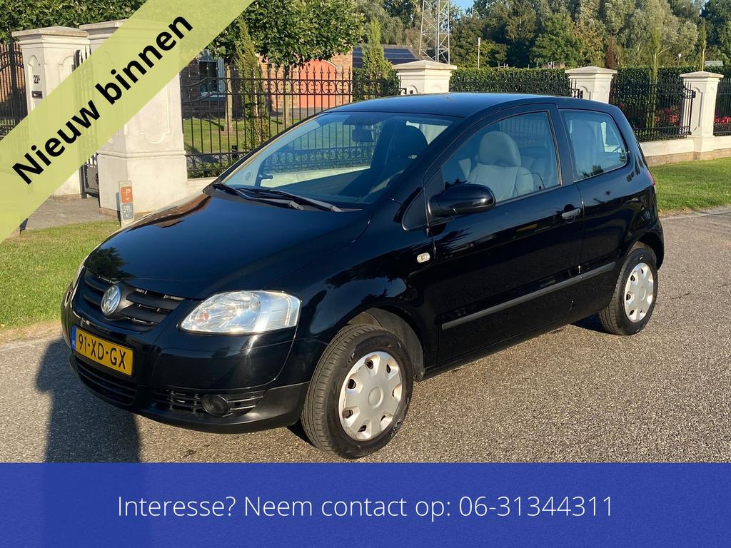 Zeer Nette Volkswagen Fox 1.2 40KW 2007 Zwart Nieuwe Apk, Voorwielaandrijving, 4 stoelen, 1198 cc, Origineel Nederlands