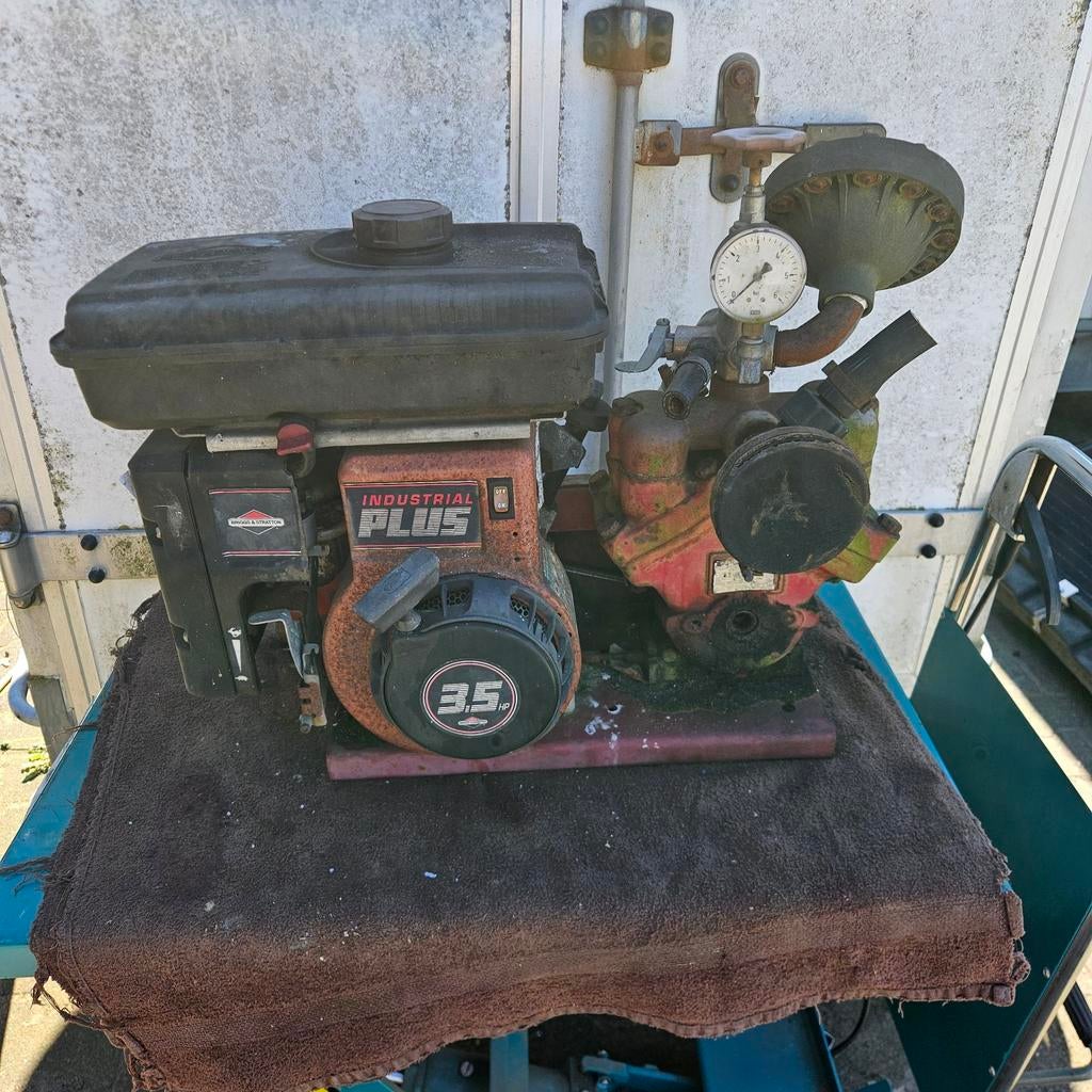 Waterpomp op benzine Briggs & Stratton - Loopt goed, Ophalen, Gebruikt, Handmatig, Beregeningspomp