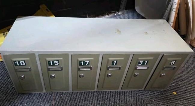 vintage wand locker/retro metalen kastje, Ophalen, Huis en Inrichting