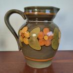Kleurrijke Bretonse aardewerken waterkan handgeschilderd, Gebruikt, Overige typen, Ophalen of Verzenden, Overige stijlen