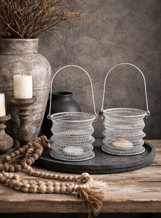 Riviera maison Set van 2 metalen windlichten/kandelaars, Ophalen of Verzenden, Zo goed als nieuw, Metaal, Grijs