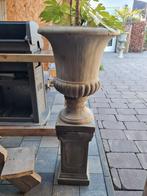 Mooie pot op sokkel, Tuin en Terras, Tuinvazen, Ophalen