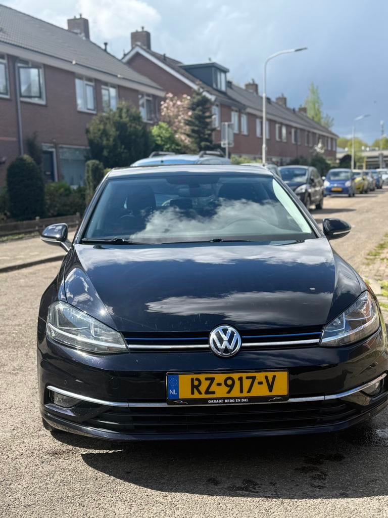 Volkswagen Golf 1.0 TSI 110pk 5D 2018 Zwart, Zwart, Origineel Nederlands, Bedrijf, Handgeschakeld