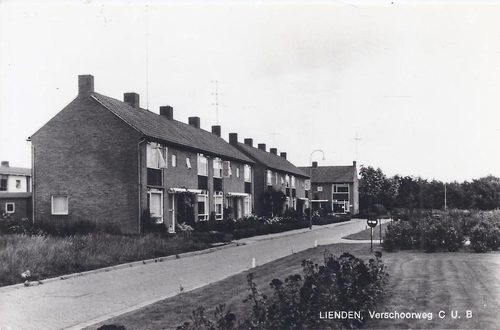 Lienden Verschoorweg C U B ongelopen ansichtkaart A2337, Verzamelen, Ansichtkaarten | Nederland, Ophalen of Verzenden, 1960 tot 1980