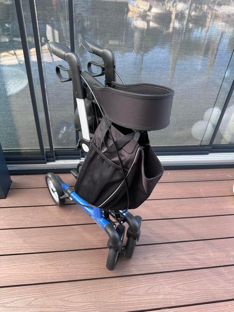 Mooie Rollator van oud vrouwtje geweest, Diversen, Ophalen of Verzenden, Opvouwbaar, Zo goed als nieuw