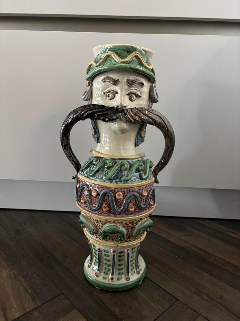 Decoratieve Vaas met Gezicht en Snor - Uniek Design, Antiek en Kunst, Ophalen of Verzenden