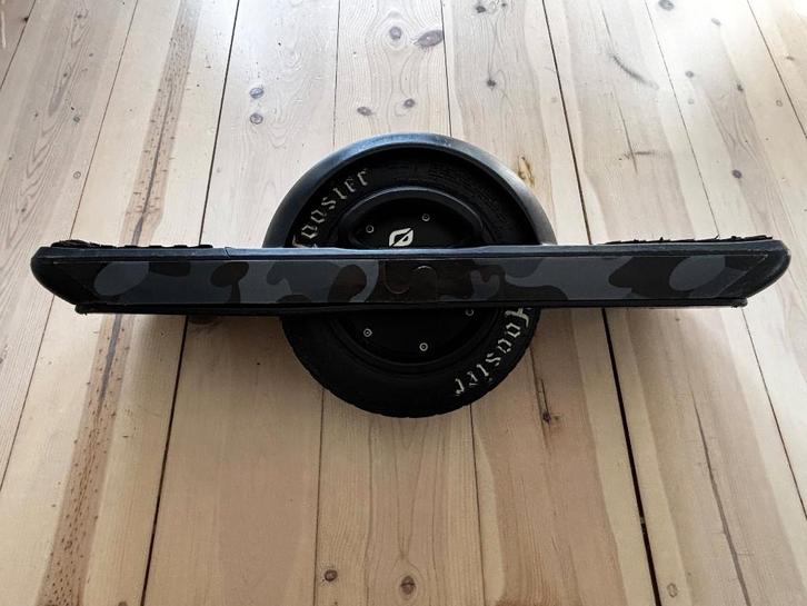 Onewheel Pint (met terreinband) + floatplate + accessoires, Sport en Fitness, Skateboarden, Gebruikt, Overige typen, Ophalen of Verzenden