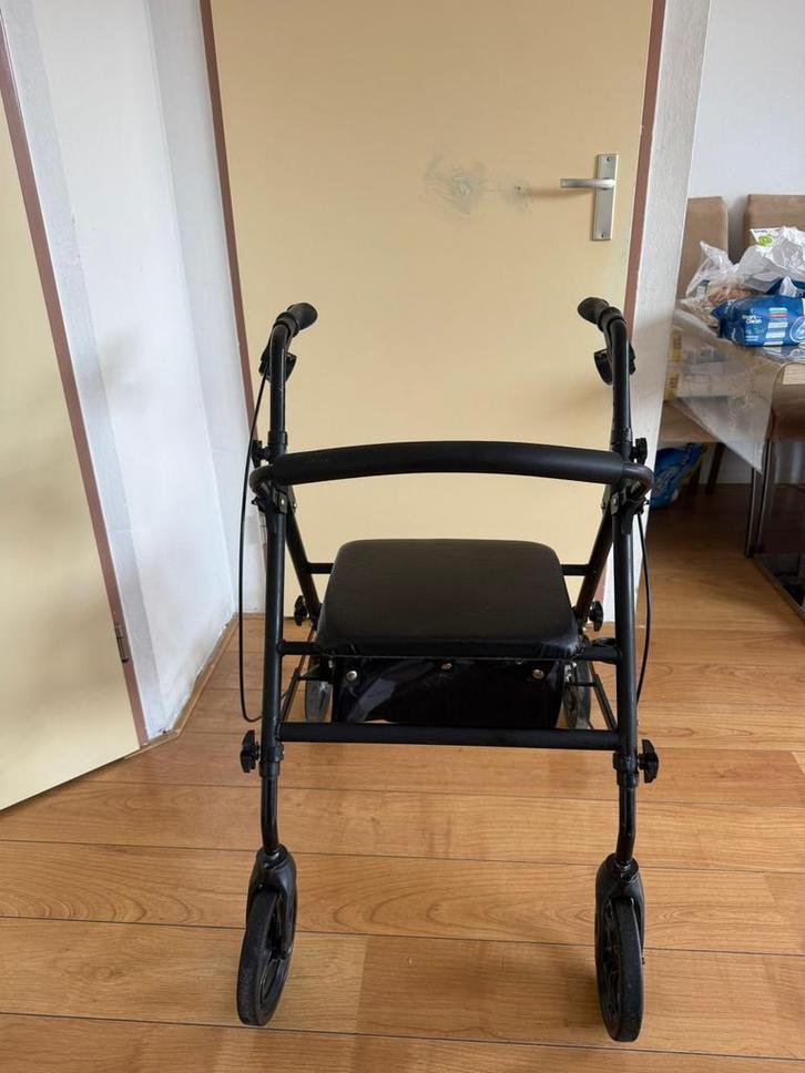 Rollater lichtgewicht, Diversen, Rollators, Gebruikt, Lichtgewicht, Opvouwbaar, Ophalen