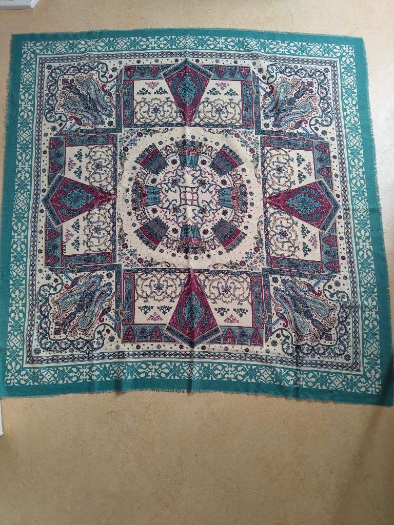 Turkse sjaal uit Konya (116 x 116), Ophalen of Verzenden, Zo goed als nieuw, Maat 46/48 (XL) of groter, Sjaal
