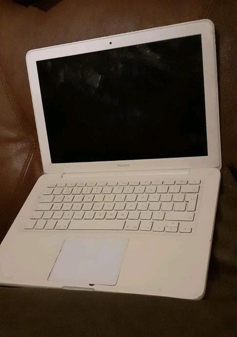 Apple Mac book  (beeld is kapot ) verder netjes en goed, Computers en Software, Apple Macbooks, MacBook Pro, 64 GB of meer, Gebruikt