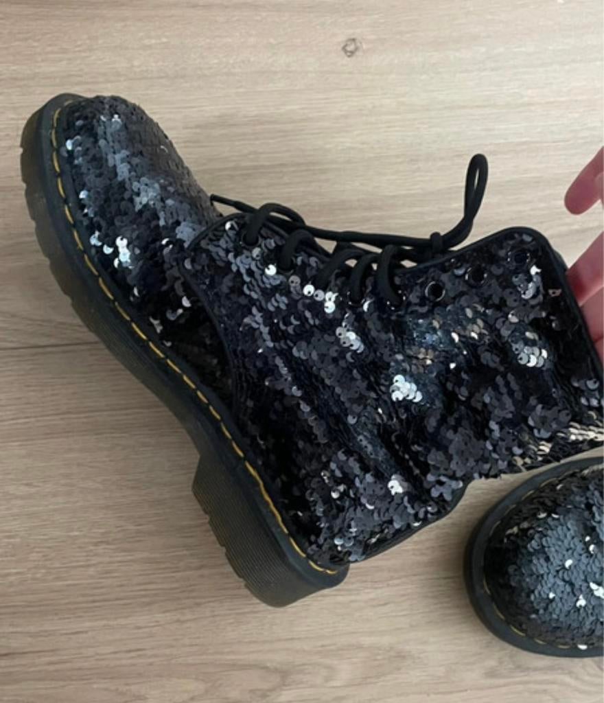 Dr. Martens glitter boots maat 38, Zwart, Lage of Enkellaarzen, Ophalen of Verzenden, Zo goed als nieuw