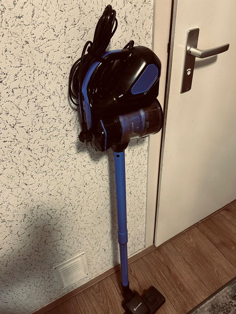 Goedewerkende sauber staande stofzuiger, Ophalen, Stofzuiger, Zo goed als nieuw, Minder dan 1200 watt