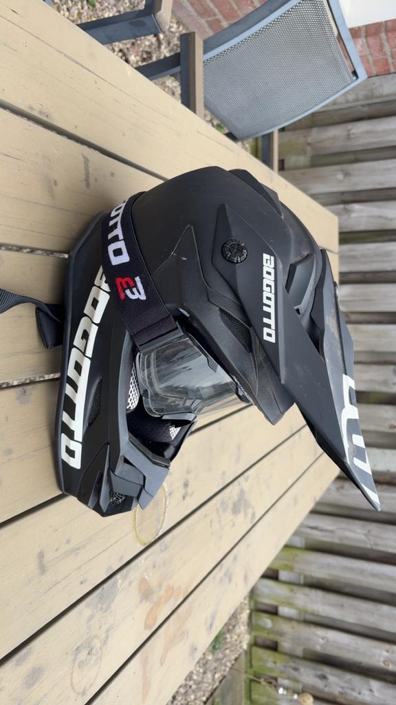 Borgotto crossmotor helm maat M, Overige merken, M, Offroadhelm, Ophalen of Verzenden