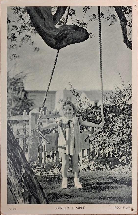 Shirley Temple op de schommel, Verzamelen, Verzenden, 1920 tot 1940, Ongelopen, Sterren en Beroemdheden