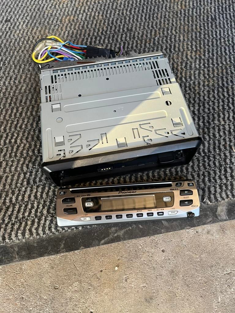 Pioneer DEH-1700R audio systeem auto, Auto diversen, Autoradio's, Ophalen of Verzenden, Zo goed als nieuw