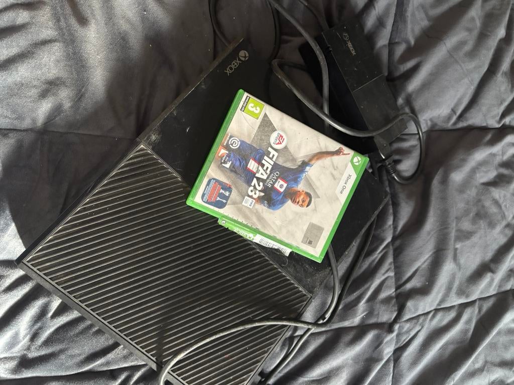 Xbox one inclusief fifa 23 + need for speed, Ophalen, Gebruikt, Sport, 3 spelers of meer