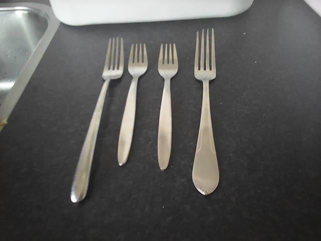 265 vorken / 270 messen / 50 lepels. verschillende grote, Ophalen, Gebruikt, Rvs of Chroom, Vaatwasserbestendig
