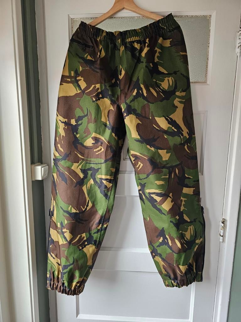 Regenbroek Trilaminaat woodland camouflage leger Defensie, Ophalen of Verzenden, Landmacht, Nederland, Kleding of Schoenen