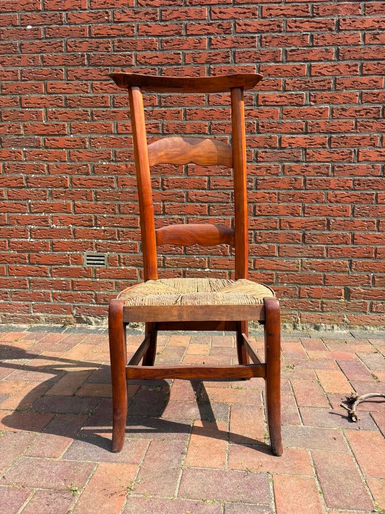 Houten bidstoel met rieten zitting, Huis en Inrichting, Stoelen, Ophalen, Zo goed als nieuw, Bruin, Eén