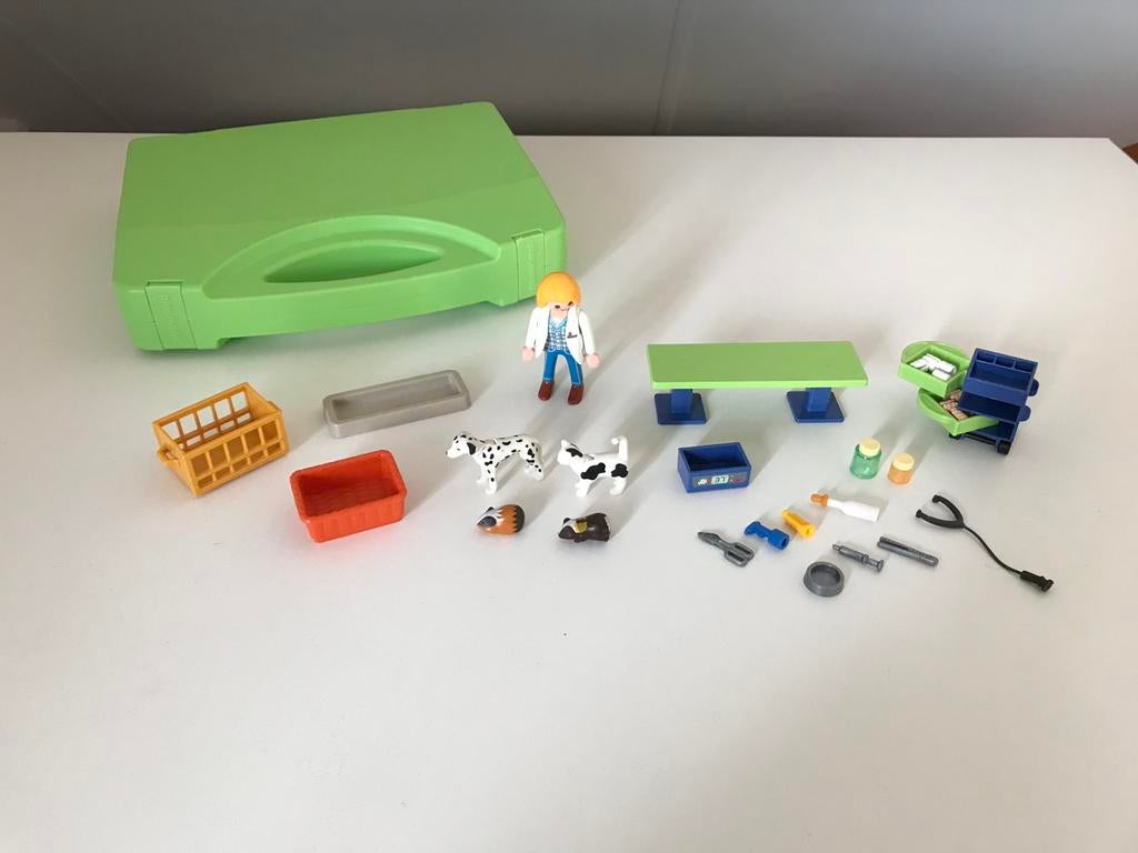 Playmobil koffertje met dierenarts, dieren en apparatuur, Ophalen of Verzenden, Zo goed als nieuw, Complete set