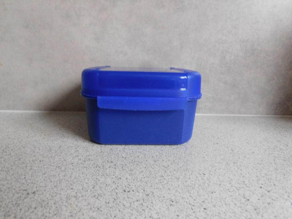 Tupperware Variadoos 450 ml. Blauw, Huis en Inrichting, Keuken | Tupperware, Ophalen of Verzenden, Zo goed als nieuw, Blauw, Beker of Kan