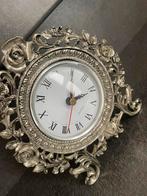 Goedwerkende antiek klok, Ophalen