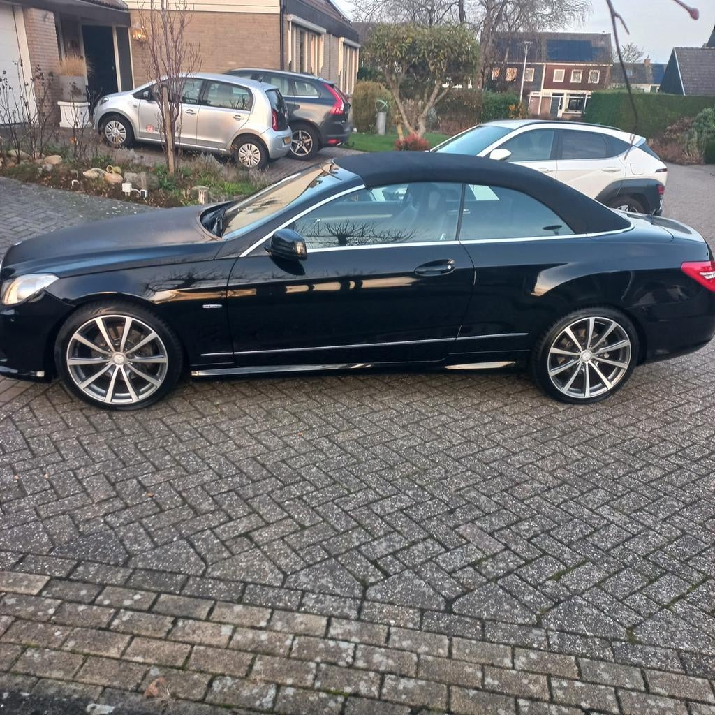 Schitterende E 350 cabrio  Ramvol opties!! '10    €11.500 !!, Auto's, Mercedes-Benz, Euro 5, Achterwielaandrijving, Cabriolet