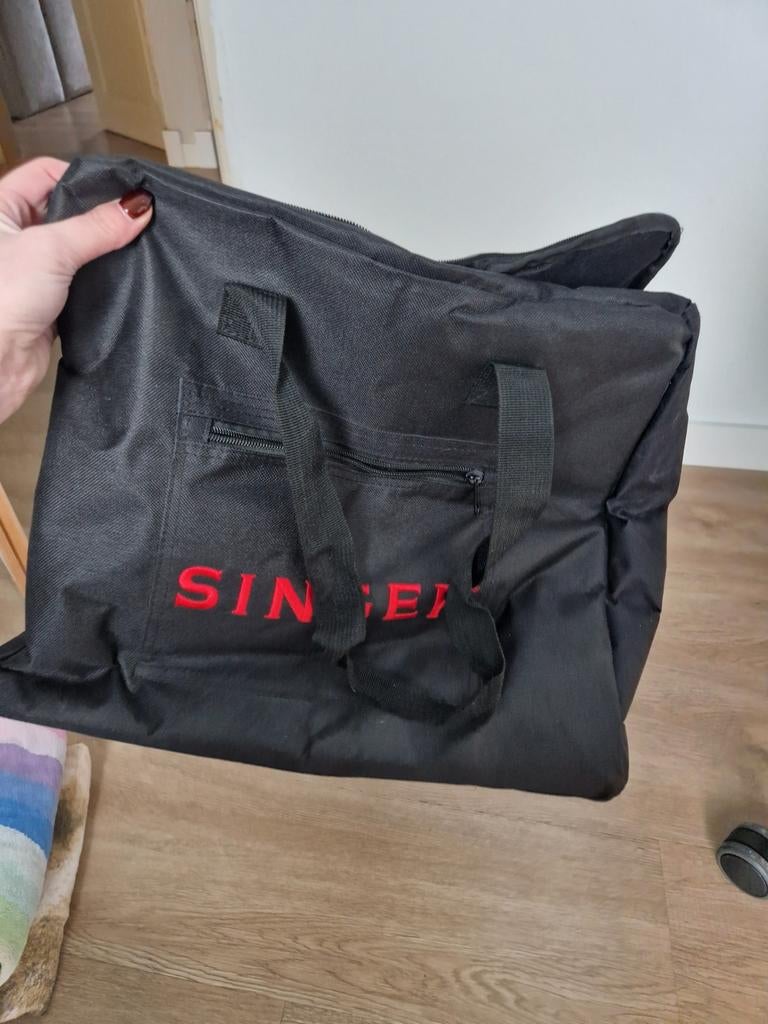 Singer tas voor lockmachine, Ophalen, Zo goed als nieuw