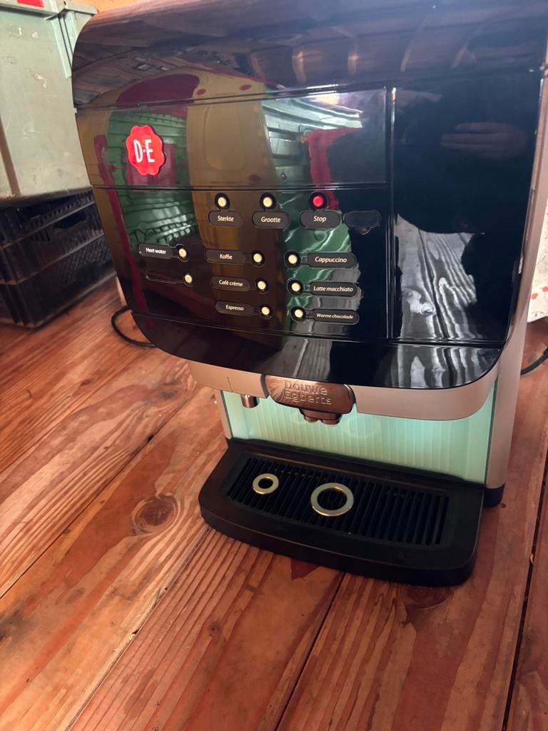 Douwe Egberts Koffieautomaat - Diverse Koffievariaties, Ophalen, Gebruikt, 10 kopjes of meer, Koffiemachine