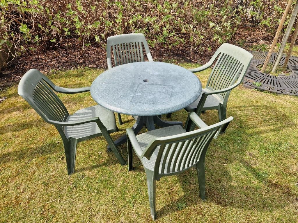 Degelijke groene kunststof tuinset, Ophalen, 4 zitplaatsen, Kunststof, Gebruikt