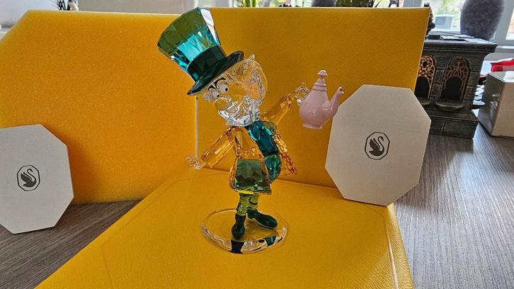 Swarovski Disney Alice In Wonderland: Mad Hatter! NIEUW!, Verzamelen, Swarovski, Nieuw, Figuurtje, Ophalen of Verzenden