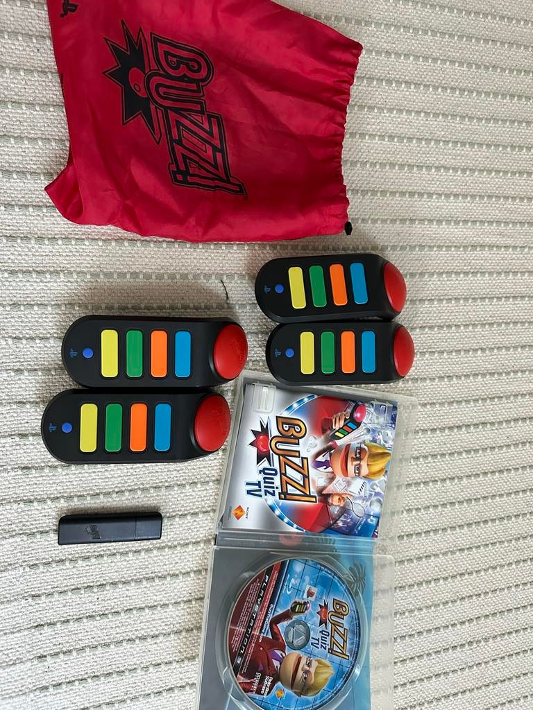 Buzz! Quiz TV Compleet met Buzzers voor PS3, Ophalen, Gebruikt, Overige genres, Eén computer