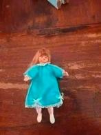 poppenhuis miniaturen caco popje meisje nr 24, Ophalen of Verzenden, Zo goed als nieuw, Poppenhuis