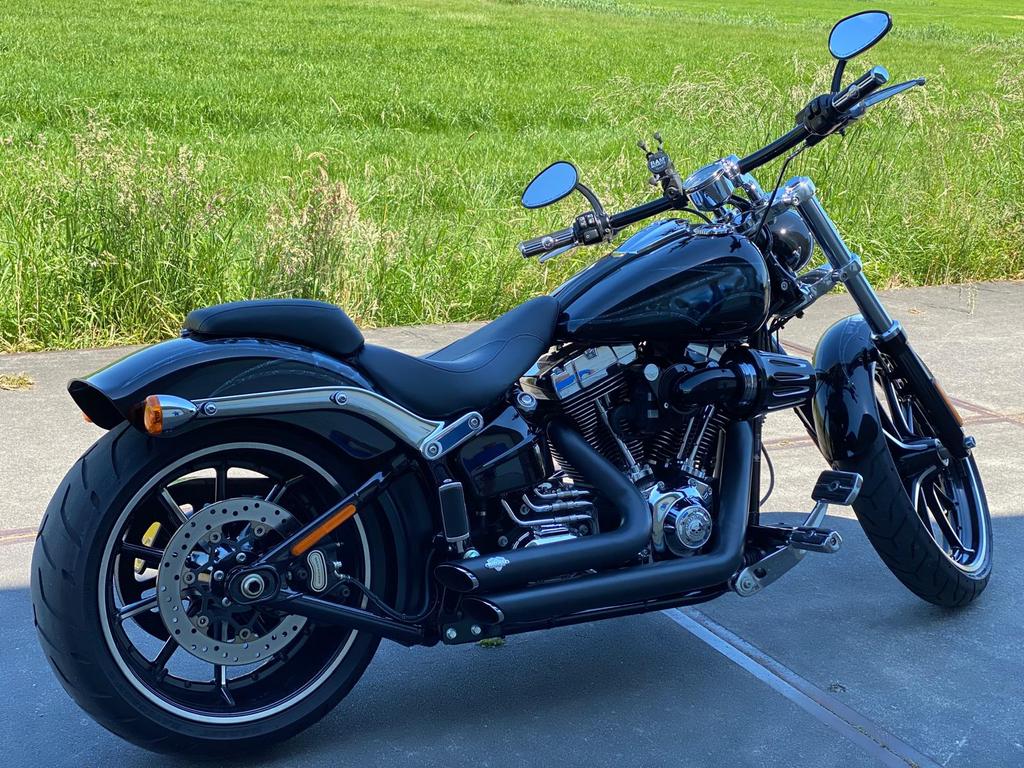Prachtige gepainte Harley Davidson FXSB Breakout (2016), Motoren, Motoren | Harley-Davidson, 2 cilinders, Chopper, Particulier