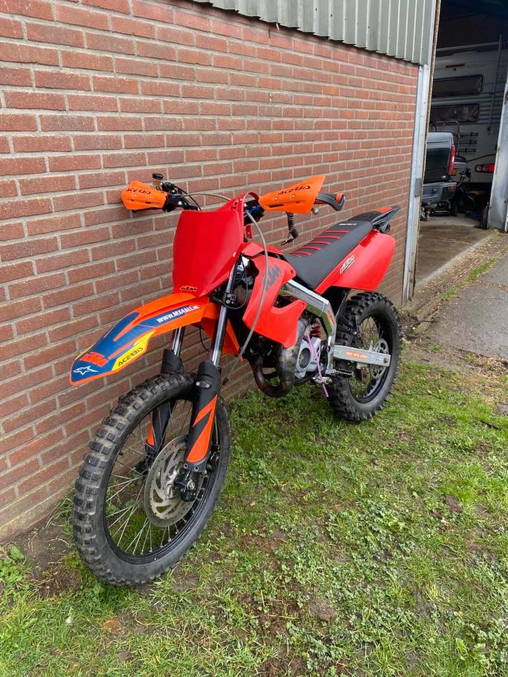 Derbi drd racing op brom (ktm look) waardepeiling, Fietsen en Brommers, Brommers | Derbi, Zo goed als nieuw, Ophalen