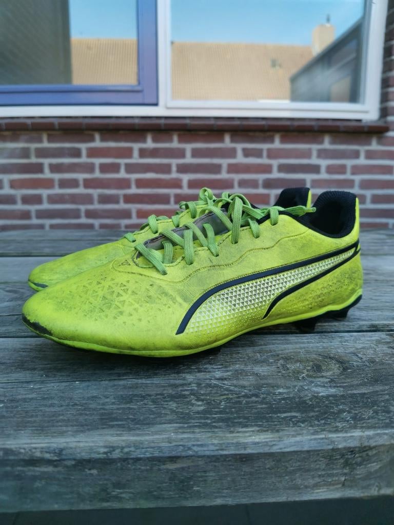 Puma Voetbalschoenen - Maat 42 - Geel/Zwart, Ophalen of Verzenden, Gebruikt, Schoenen